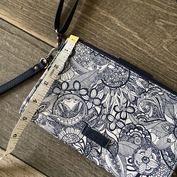 Sakroots Olympic Smartphone Crossbody/Wristlet/Wallet - Navy Spirit Desert - Picture 13 of 16